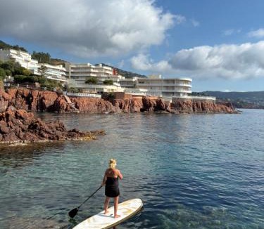 Le Trayas Apartment | Studio calme vue mer pieds dans l'eau