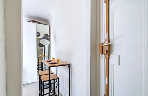 Combat Apartment | Studio central Parc des Buttes-Chaumont
