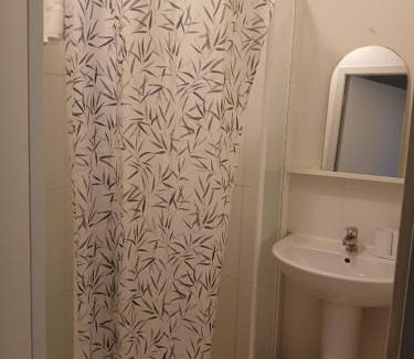 Downtown Angers Apartment | Studio CENTRE VILLE ANGERS 1ER ETAGE - 2 PERSONNES