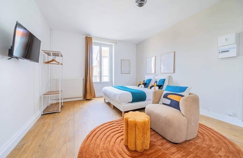 Issy-les-Moulineaux Apartment | Studio chaleureux au coeur de ville Issy