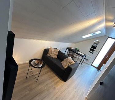 Aye Apartment | Studio chez Dimi et Mary