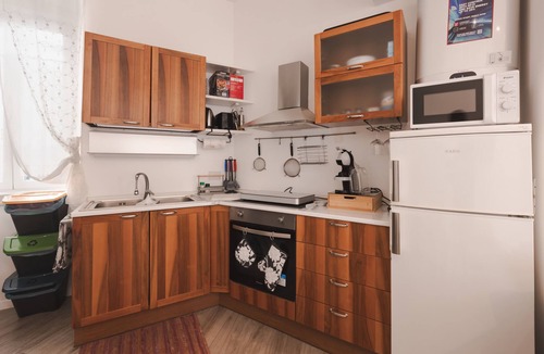 Barriera Vecchia-San Giacomo Apartment | Studio City - Trieste A fully equipped aprtment, at the size of a studio.