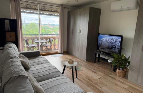 Carmaux Apartment | Studio climatisé - WIFI Fibre - Calme - Carmaux centre