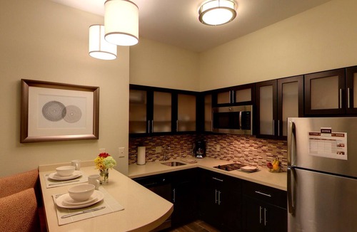Bryant Pattengill East Apartment | Studio Close to University of Michigan | Fitness Center + Indoor Pool