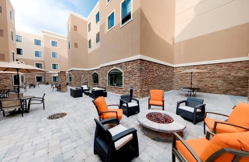 Bryant Pattengill East Apartment | Studio Close to University of Michigan | Fitness Center + Indoor Pool