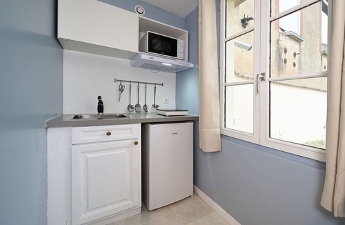 Chateau-Landon Apartment | Studio Cocon Landon - Studio Apartment, Sleeps 2