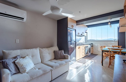 Niteroi Apartment | Studio com Piscina, Ar e Garagem em Itaipu