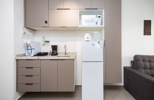 Itaim Bibi Apartment | Studio com Varanda ao Lado da Estação Pinheiros