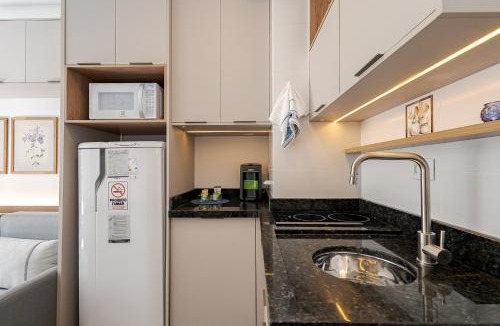 Matriz Apartment | Studio com Varanda e Central em Condomínio Clube