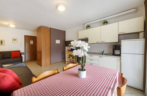 Cremeno Apartment | Studio 'Como's Lake Mountains Beb' with Mountain View, Private Terrace & Wi-Fi