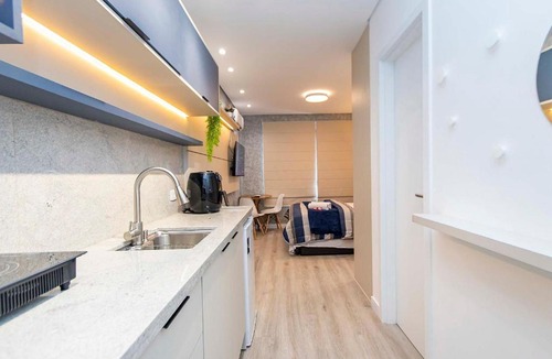 Cristo Rei Apartment | Studio Completo para 3 pessoas com A/C - EIX0302