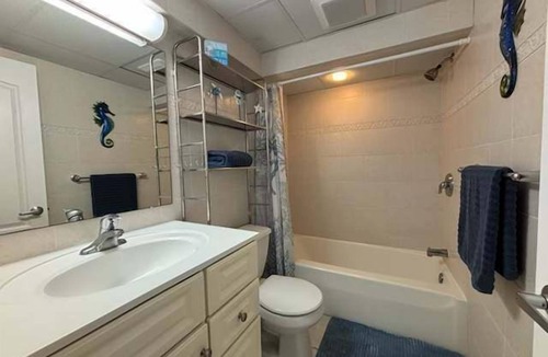North End Condo | Studio Condo 2 Blocks to Beach and Boardwalk, Pool and Designated Parking