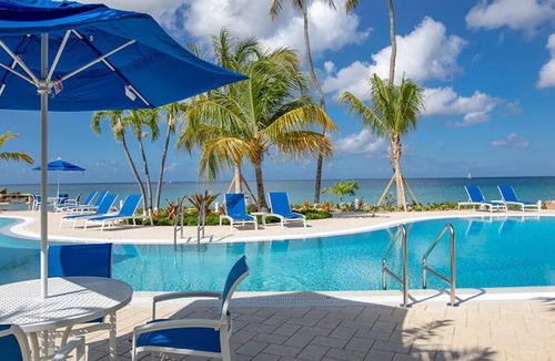 Estate Frenchman Bay Resort | Studio Condo at Wyndham Limetree Resort - Right on the Beach!