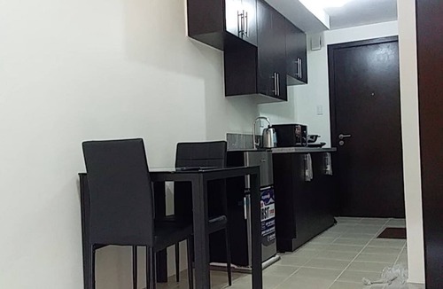 Ugong Condo | STUDIO CONDOMINIUM- SHORT/LONG STAY APARTMENT WITH SWIMMING POOL