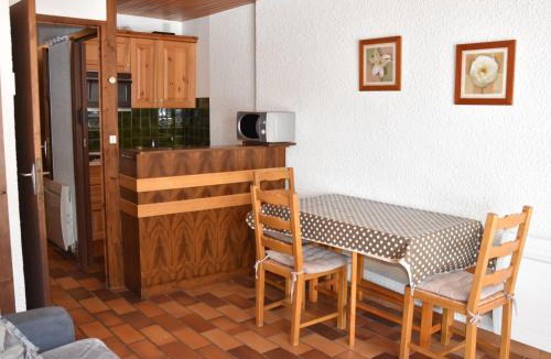Pralognan-la-Vanoise Apartment | Studio confortable avec balcon sud à Pralognan-la-Vanoise - FR-1-464-71