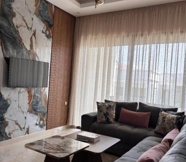 Cherrat Apartment | Studio confort bouznika-piscine &wifi