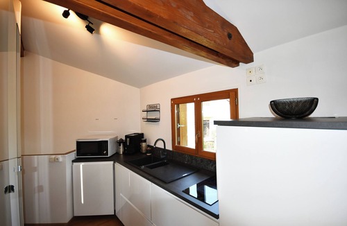 Bures-sur-Yvette Apartment | Studio Confort Sérénité La Halte du Pèlerin