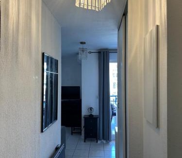 Frejus Plage Apartment | Studio confort port de Frejus