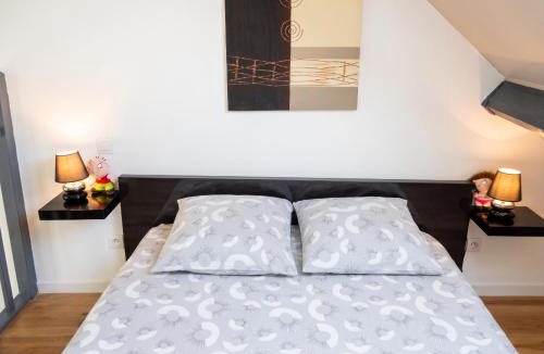 Pedernec Apartment | Studio confortable à Pédernec - 27m² - Terrasse ensoleillée