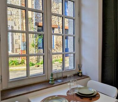 Saint-Aubin-du-Cormier Apartment | Studio cosy proche étang et commerces