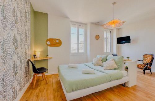 Pauillac Apartment | Studio COSY avec Baignoire et Netflix Idéal couple