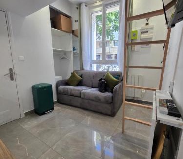 Saint-Fargeau Apartment | Studio cosy avec mezzanine