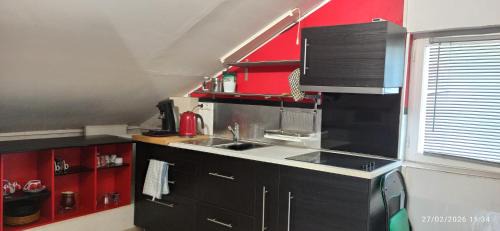 Gardanne Apartment | Studio cosy climatisé avec piscine et jardin cadre paisible