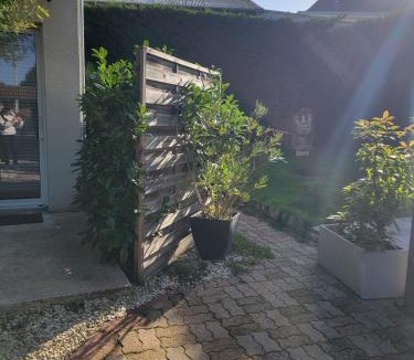Nevers House | Studio cosy Climatisation, terrasse privée, parking devant la maison