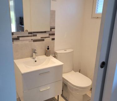 Nevers House | Studio cosy Climatisation, terrasse privée, parking devant la maison