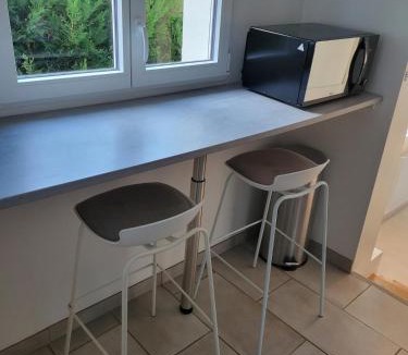 Nevers House | Studio cosy Climatisation, terrasse privée, parking devant la maison