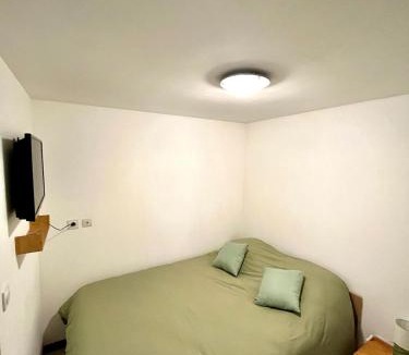 Saint-Ambroix Apartment | Studio Cosy et Moderne