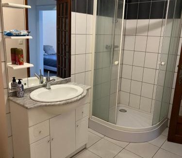 La Celle-sur-Loire Apartment | Studio cosy meublé tout confort, Proche centrale, Idéal pros & week-ends