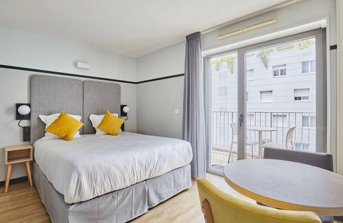 Perrache Apartment | Studio Cosy pour 2 avec Kitchenette | TV