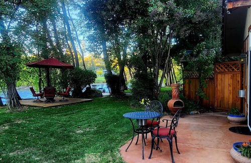 Shady Cove Cottage | Studio Cottage On One Of The Top Ranked Steelhead Holes On The Upper Rogue