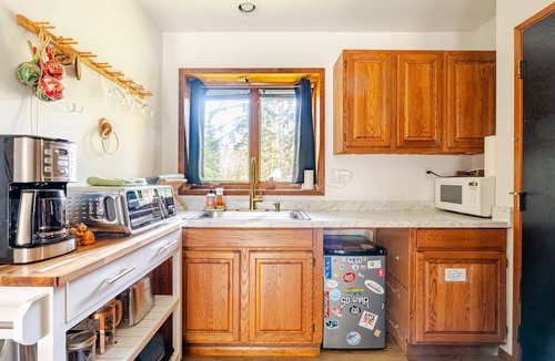 Baring Cottage | Studio Cottage w/private spa for affordable and easy getaway!