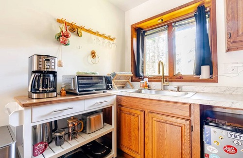 Baring Cottage | Studio Cottage w/private spa for affordable and easy getaway!