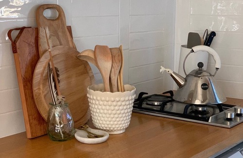 Iluka Apartment | Studio-Couples Getaway Sunset Bar and Ferry. Dog friendly,small fee applies