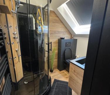 Ensival House | Studio détente, sdb privative, billard, air soccer, clim