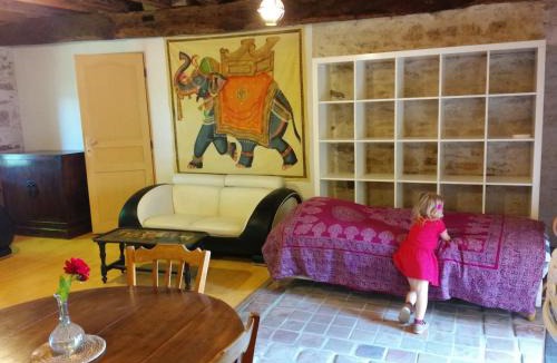 Saint-Parize-le-Chatel Apartment | Studio dans un cadre champetre