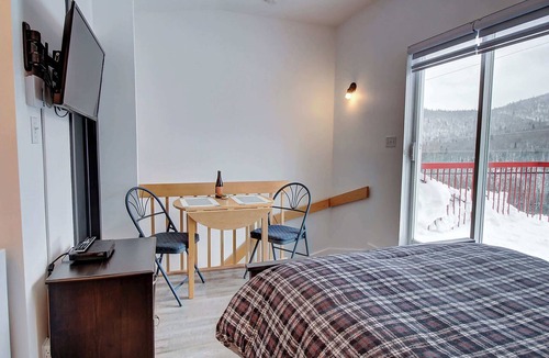 Notre-Dame-Auxiliatrice-de-Buckland Apartment | Studio de Ski 64-2 | Studio Mont du Midi