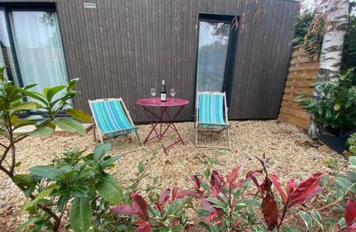 Montmerle-sur-Saone House | Studio de Jardin "Le Temps d une Pause" jusqu'à 4 personnes en face du Beaujolais - Climatisation et Borne recharge véhicule électrique