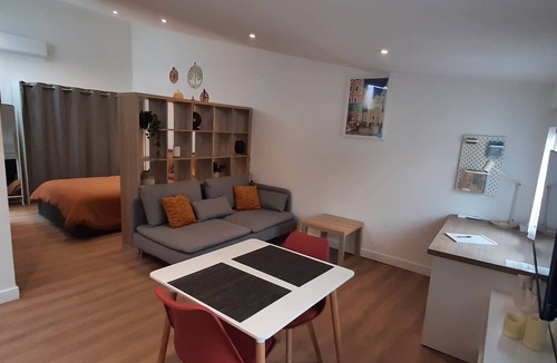 Convention Apartment | Studio de la Comédie, top floor