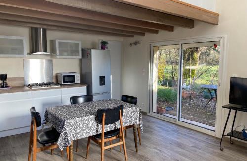 Cazes-Mondenard Apartment | Studio de la Peyriere