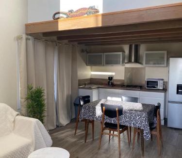 Cazes-Mondenard Apartment | Studio de la Peyriere