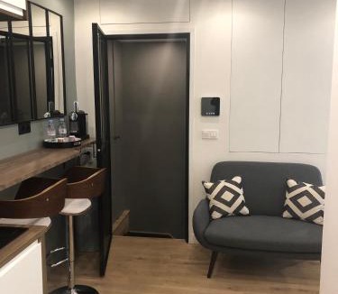 Faubourg-du-Roule Apartment | Studio design proche Champs-Elysées