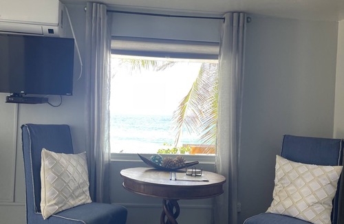Estate La Vallee Apartment | Studio directly on the Cane Bay Beach ! Wake up to the sounds of the waves !