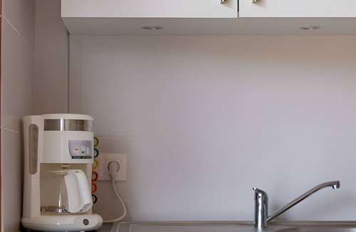 Letra Apartment | Studio 'Domaine De La Chambarde' with Mountain View, Wi-Fi and Air Conditioning