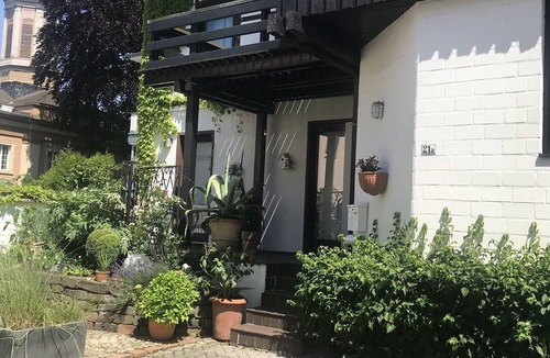 Arnsberg Apartment | Studio 'Dora Brand' with Shared Terrace, Shared Garden and Wi-Fi