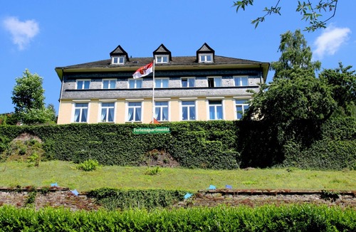 Cochem Apartment | Studio Dornfelder with Moselle view