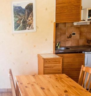 Greoux-les-Bains Apartment | Studio douillet à Gréoux-les-Bains - 30 m² - Terrasse